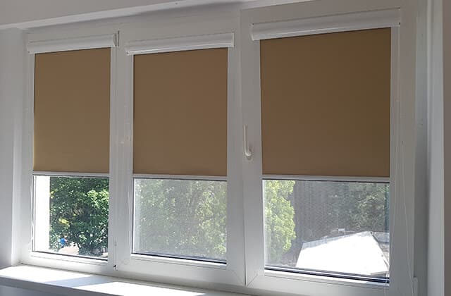 rulouri casetate fereastra Rolete interioare, una dintre cele mai eficiente solutii pentru umbrirea incaperilor.